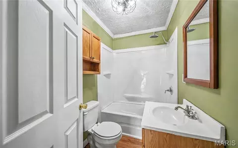 Bath - 205 Maple St S, Dixon, MO 65459 photo 1 of 1