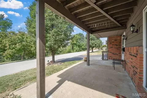 Exterior - 1121 Claytonbrook Ct, Ballwin, MO 63011 photo 5 of 6