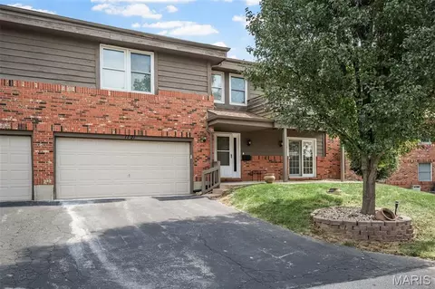 Exterior - 1121 Claytonbrook Ct, Ballwin, MO 63011 photo 2 of 6