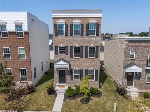 Exterior - 9433 Vandervoort Ct, Crestwood, MO 63126 photo 9 of 12