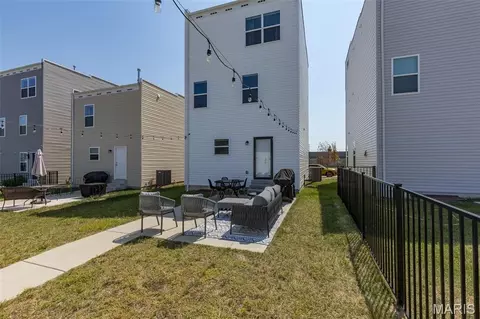 Exterior - 9433 Vandervoort Ct, Crestwood, MO 63126 photo 6 of 12