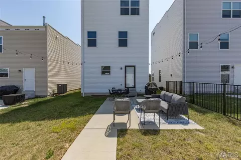 Exterior - 9433 Vandervoort Ct, Crestwood, MO 63126 photo 5 of 12