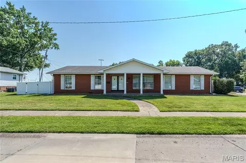 3300 Colgate Pl, Granite City, IL 62040