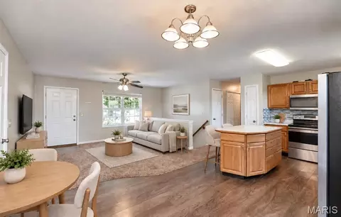 Living - 273 Hickory Forest Dr, Troy, MO 63379 photo 4 of 4