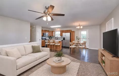 Living - 273 Hickory Forest Dr, Troy, MO 63379 photo 3 of 4