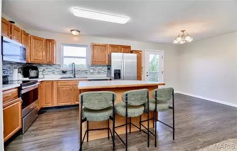 Kitchen - 273 Hickory Forest Dr, Troy, MO 63379 photo 2 of 3