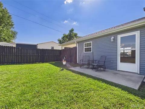 Exterior - 266 Cypress Dr, Jackson, MO 63755 photo 5 of 9