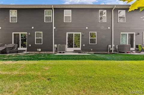Exterior - 345 Newbridge Way, O'fallon, MO 63368 photo 4 of 9