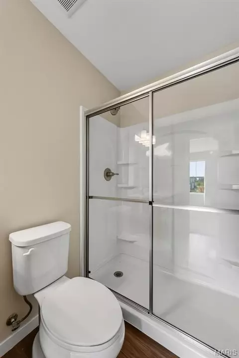 Bath - 345 Newbridge Way, O'fallon, MO 63368 photo 3 of 4