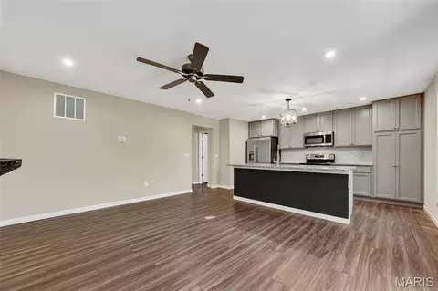 Living - 345 Newbridge Way, O'fallon, MO 63368 photo 3 of 4