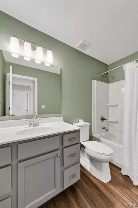 Bath - 345 Newbridge Way, O'fallon, MO 63368 photo 4 of 4