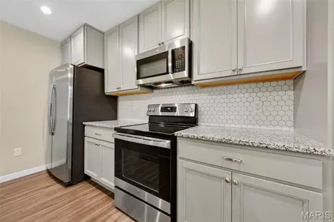 Kitchen - 345 Newbridge Way, O'fallon, MO 63368 photo 3 of 3