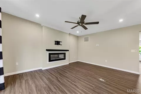Living - 345 Newbridge Way, O'fallon, MO 63368 photo 4 of 4
