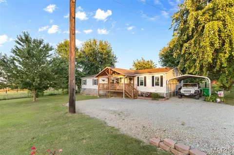 1974 Old Fredericktown Rd, Farmington, MO 63640