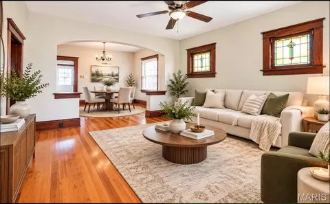 4640 Ray Ave, Saint Louis, MO 63116