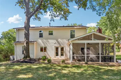 Exterior - 70 Breezeview Dr, Ballwin, MO 63021 photo 12 of 17