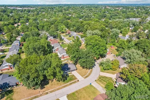 View/Area - 70 Breezeview Dr, Ballwin, MO 63021 photo 7 of 8