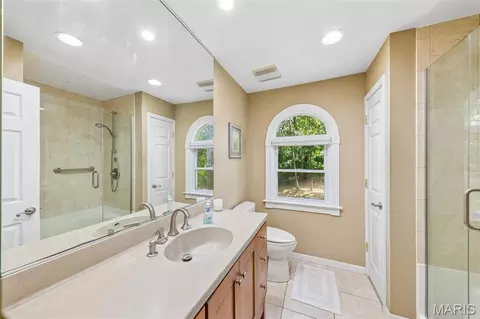 Bath - 70 Breezeview Dr, Ballwin, MO 63021 photo 2 of 3