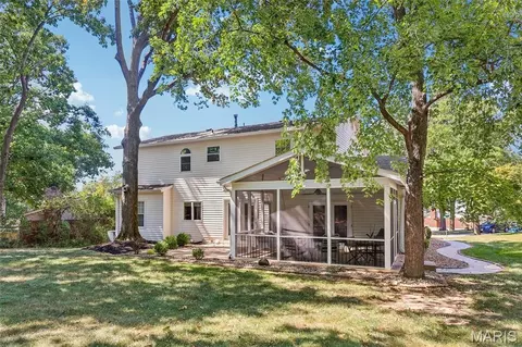 Exterior - 70 Breezeview Dr, Ballwin, MO 63021 photo 11 of 17