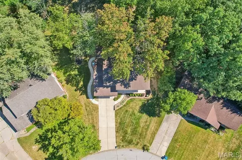 View/Area - 70 Breezeview Dr, Ballwin, MO 63021 photo 8 of 8
