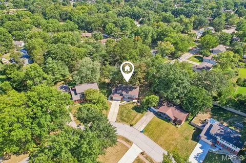View/Area - 70 Breezeview Dr, Ballwin, MO 63021 photo 6 of 8