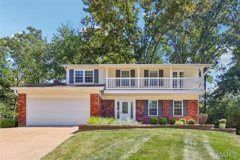 Exterior - 70 Breezeview Dr, Ballwin, MO 63021 photo 2 of 17