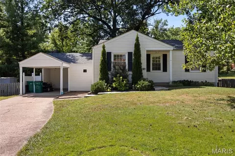 Exterior - 704 Lanvale Dr, Saint Louis, MO 63119 photo 2 of 11