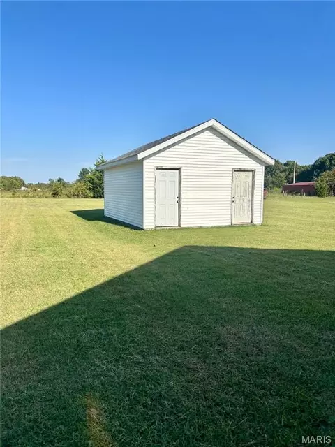 Exterior - 411 Dacus Dr, Sikeston, MO 63801 photo 3 of 3
