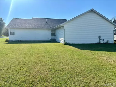Exterior - 411 Dacus Dr, Sikeston, MO 63801 photo 2 of 3