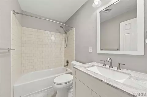 Bath - 502 Iron Lantern Dr, Ballwin, MO 63011 photo 2 of 2