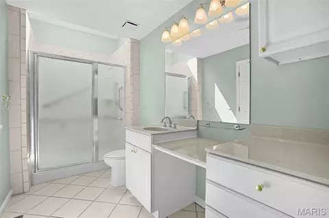 Bath - 226 Hemingway Ln #C, Weldon Spring, MO 63304 photo 3 of 6