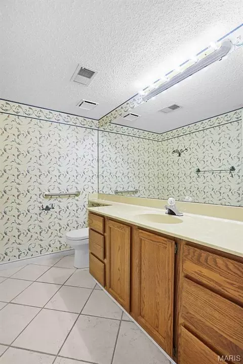 Bath - 226 Hemingway Ln #C, Weldon Spring, MO 63304 photo 2 of 6