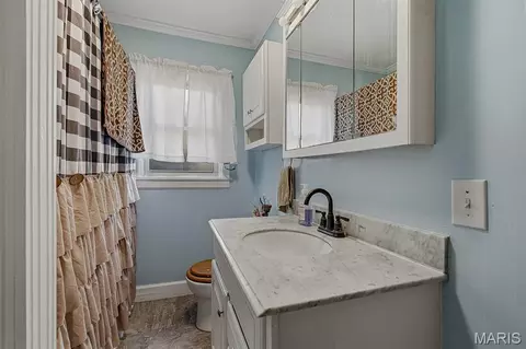 Bath - 1112 David Dr, Kennett, MO 63857 photo 2 of 2