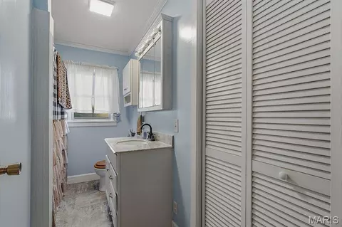 Bath - 1112 David Dr, Kennett, MO 63857 photo 1 of 2