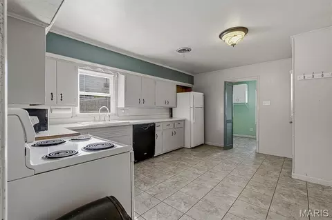 Kitchen - 1112 David Dr, Kennett, MO 63857 photo 1 of 4
