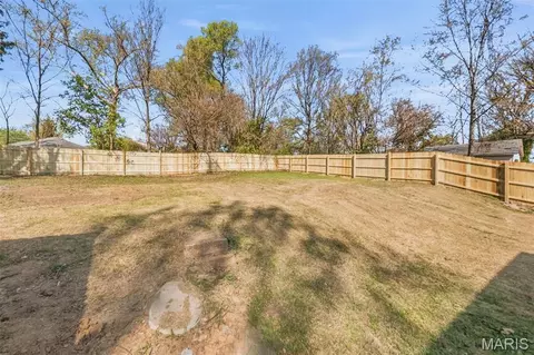 Exterior - 129 N Dade Ave, Ferguson, MO 63135 photo 4 of 8