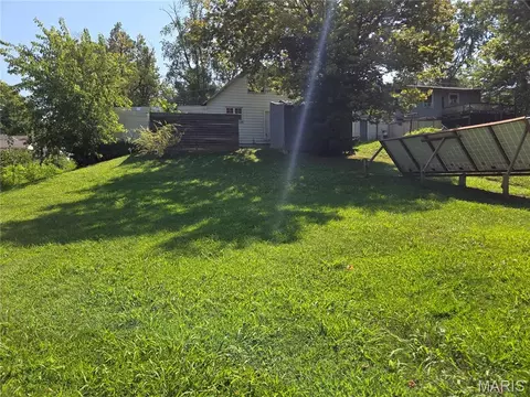 Exterior - 1206 Rixon, Alton, IL 62002 photo 2 of 4