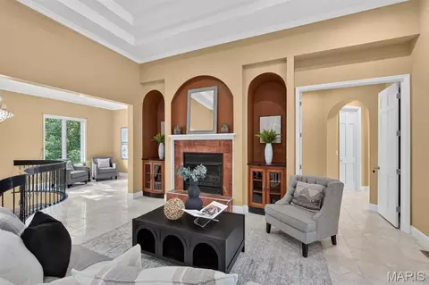 Living - 2400 Wimbledon Estates Dr, Festus, MO 63028 photo 5 of 7