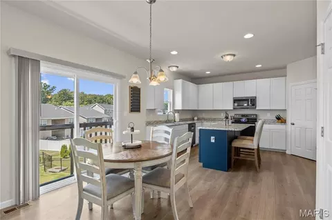 Dining - 211 Brookview Way Ct, O'fallon, MO 63366 photo 4 of 4