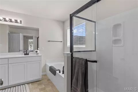 Bath - 211 Brookview Way Ct, O'fallon, MO 63366 photo 3 of 4