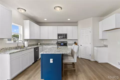Kitchen - 211 Brookview Way Ct, O'fallon, MO 63366 photo 2 of 3