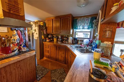 Kitchen - 482 County Road 472, Oak Ridge, MO 63769 photo 1 of 3