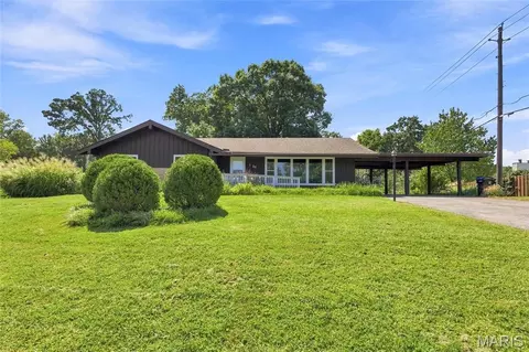 30 Fernwood Ln, Saint Louis, MO 63146