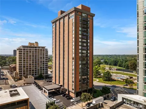 200 S Brentwood Blvd #6F, Saint Louis, MO 63105