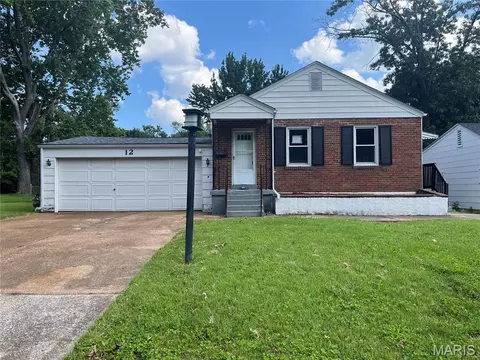 12 Saint Martha Ct, Florissant, MO 63031