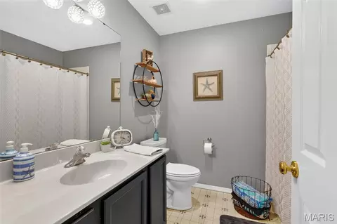 Bath - 312 Hawks View Dr, O'fallon, MO 63368 photo 1 of 2