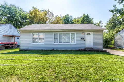 20 La Venta Dr, Florissant, MO 63031