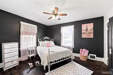 Bedroom - 125 E 9th St, Hermann, MO 65041 photo 1 of 3
