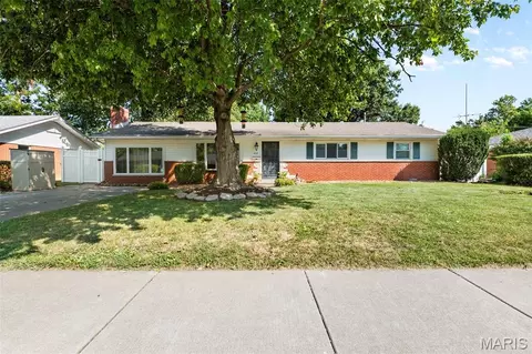 409 W Poplar St, Mascoutah, IL 62258