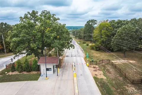 2411 Sanchez Dr, Cuba, MO 65453 photo 2